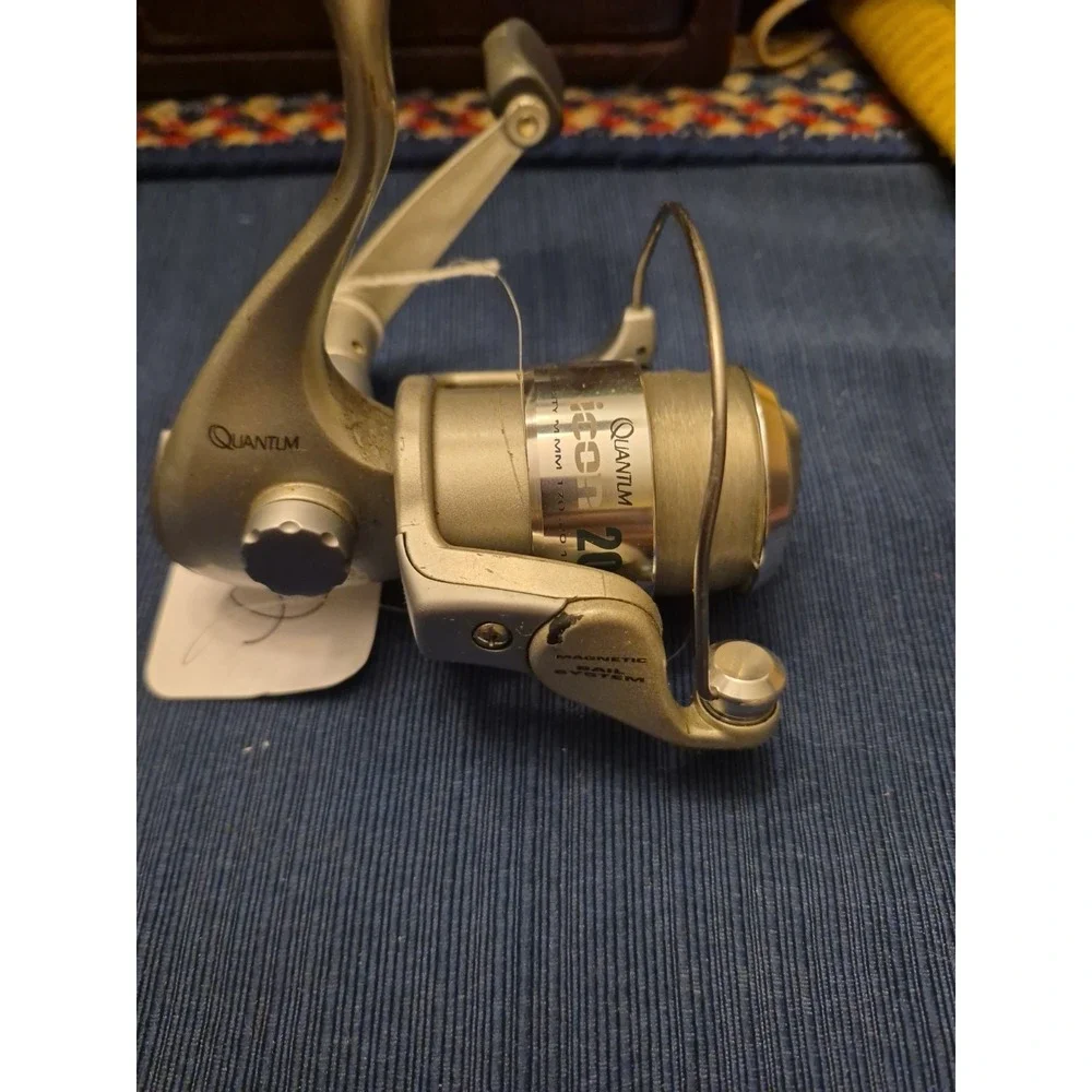 Quantum Icon 20 Spinning Fishing Reel